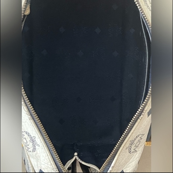 MCM WHITE BOSTON BAG W/MCM STRAP⭐️BEAUTIFUL-CONDITION⭐️💯AuThEnTiC⭐️COA - Picture 17 of 17